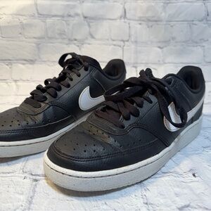 Nike Men's Black and White Sneakers